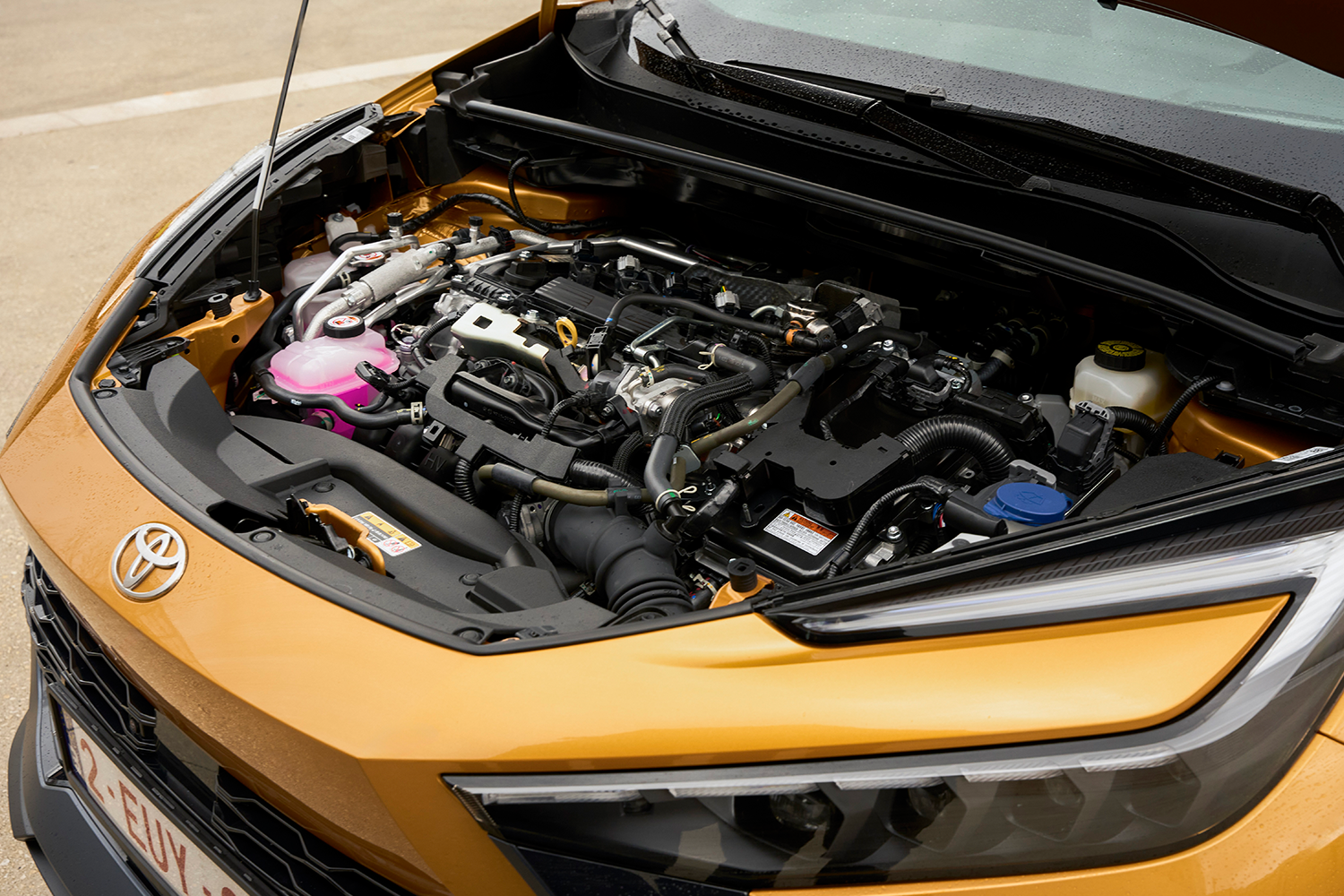 Czym różni się napęd hybrydowy od elektrycznego?